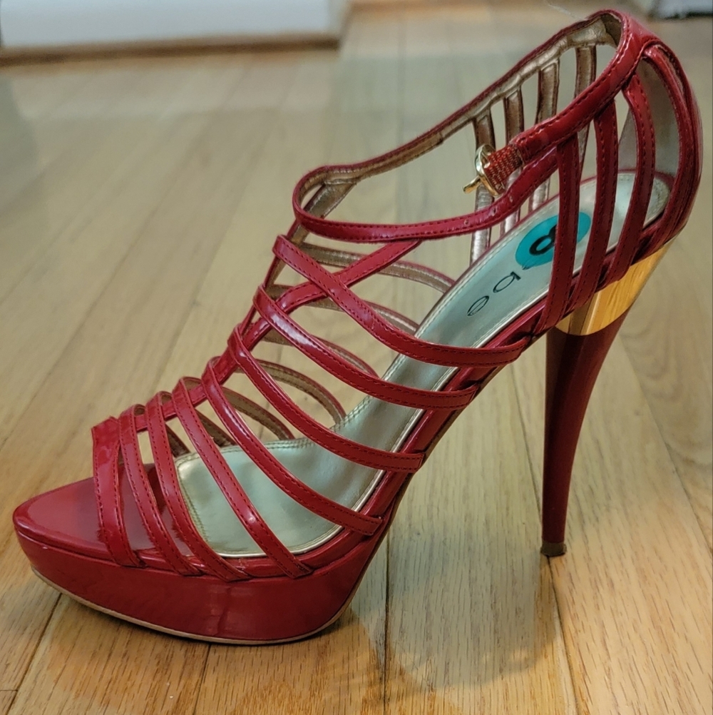Bebe 8m Red Patten leather heal